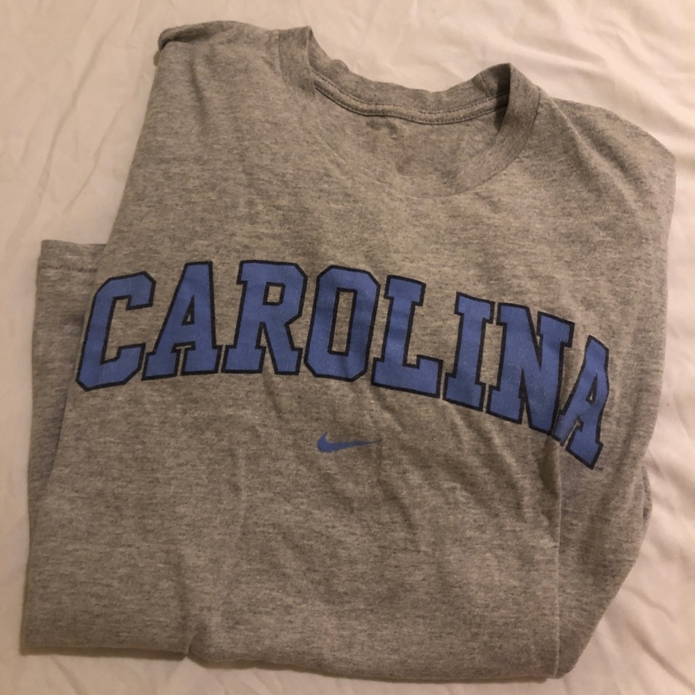 VINTAGE North Carolina (UNC) Nike Shirt